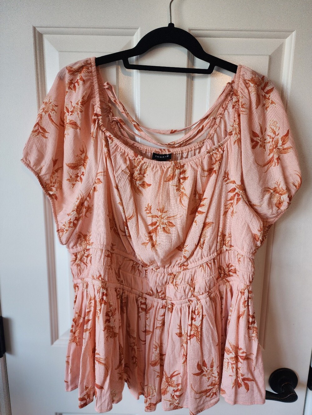New With Tags Torrid Peach Feminine Floral Peplum Blouse Top Size 2X Plus